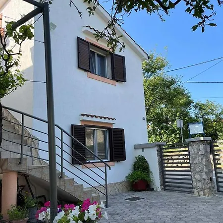 Gita Apartment Omisalj Exterior photo
