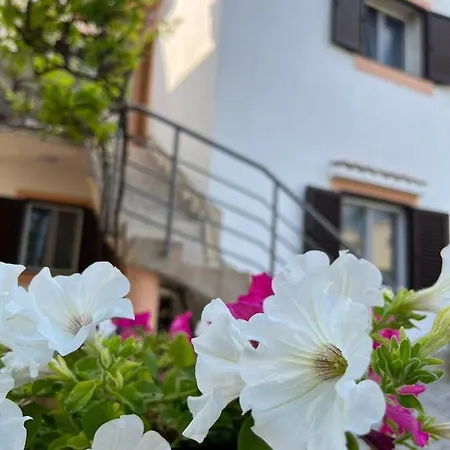Gita Apartment Omisalj Exterior photo