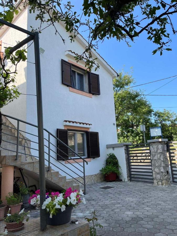 Gita Apartment Omisalj